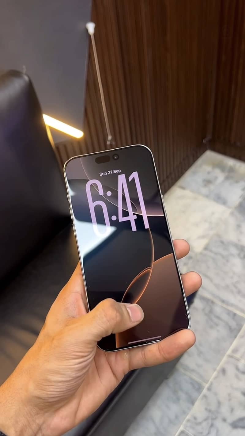 Apple iPhone 15 Pro Max 1