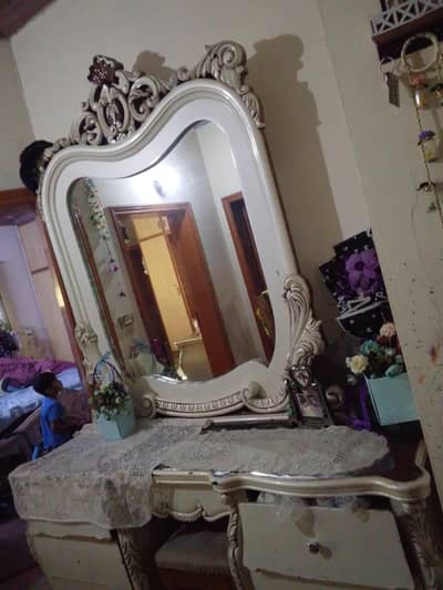 dressing mirror table