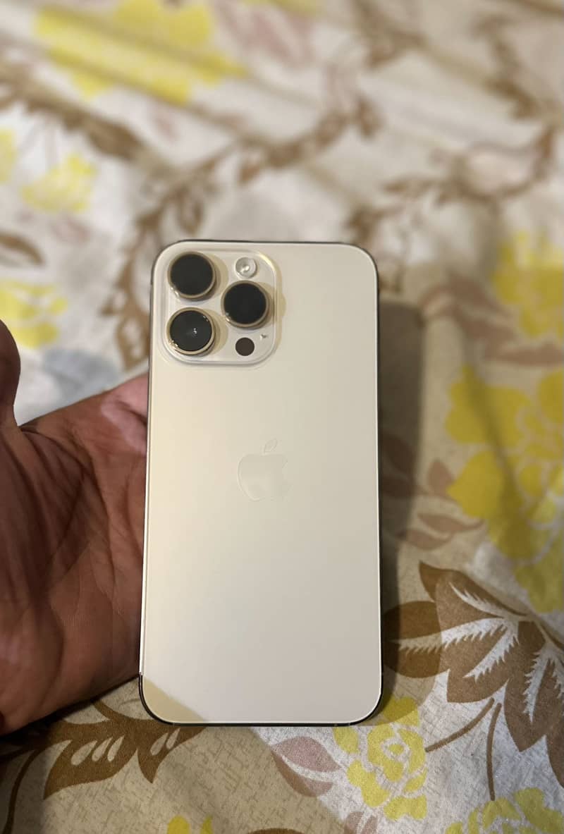Apple iPhone 14 Pro Max 0