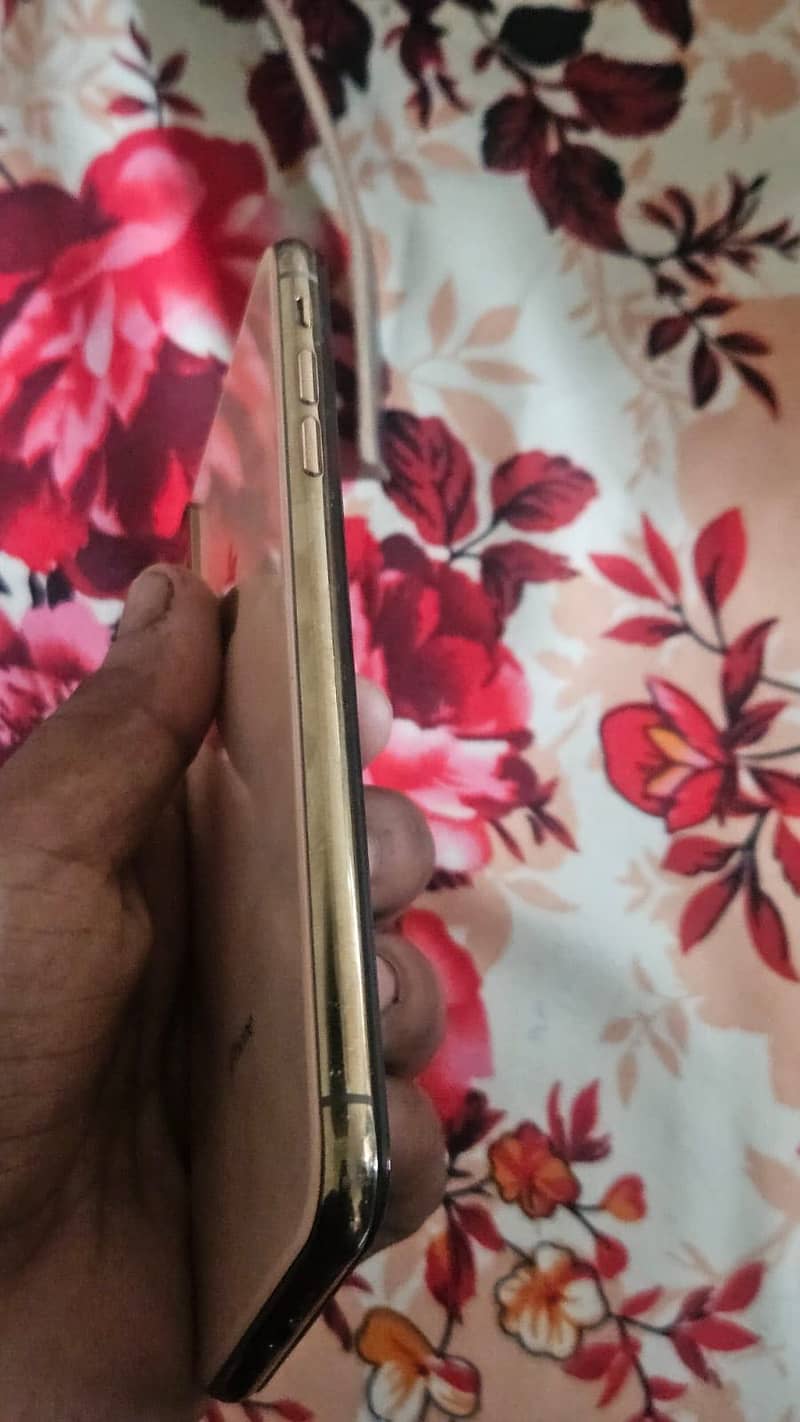 Apple iPhone XS MaX 3