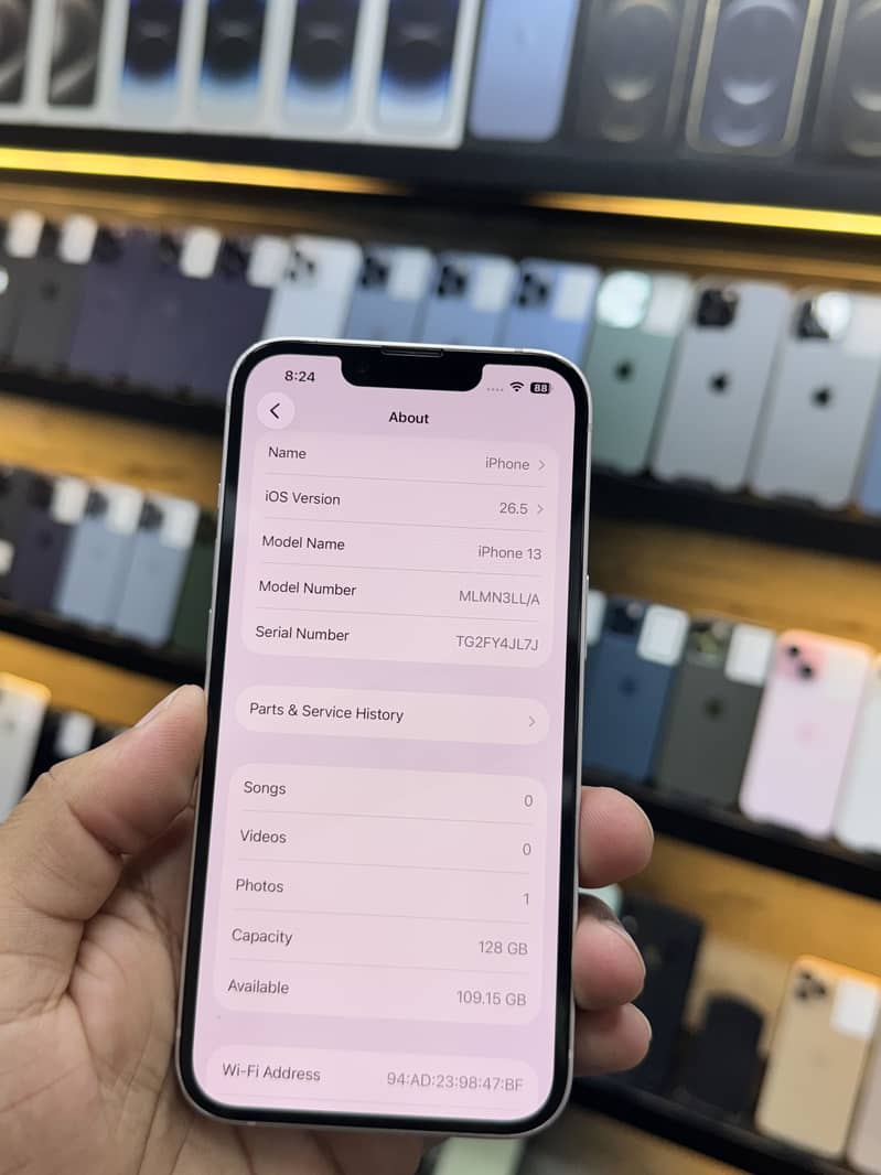 Apple iPhone 13 1