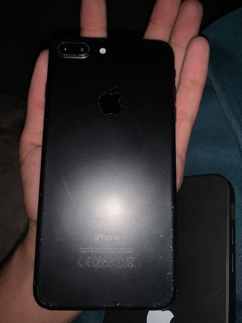 Apple iPhone 7 Plus 2
