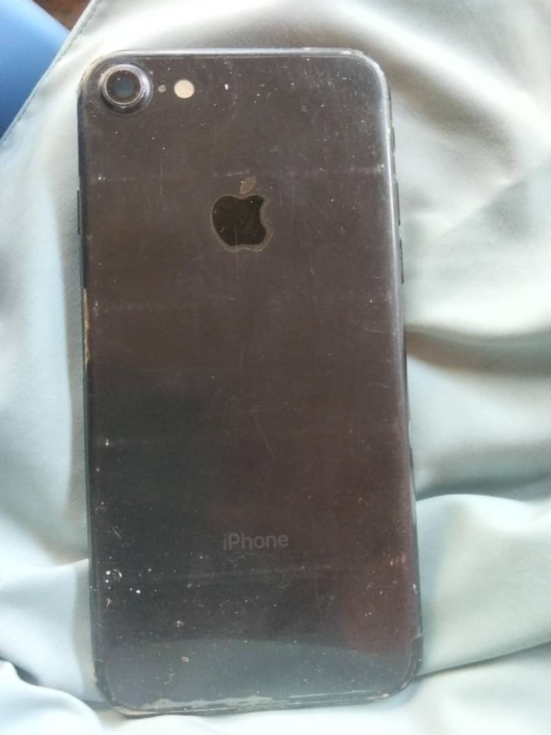 Apple iPhone 7 1