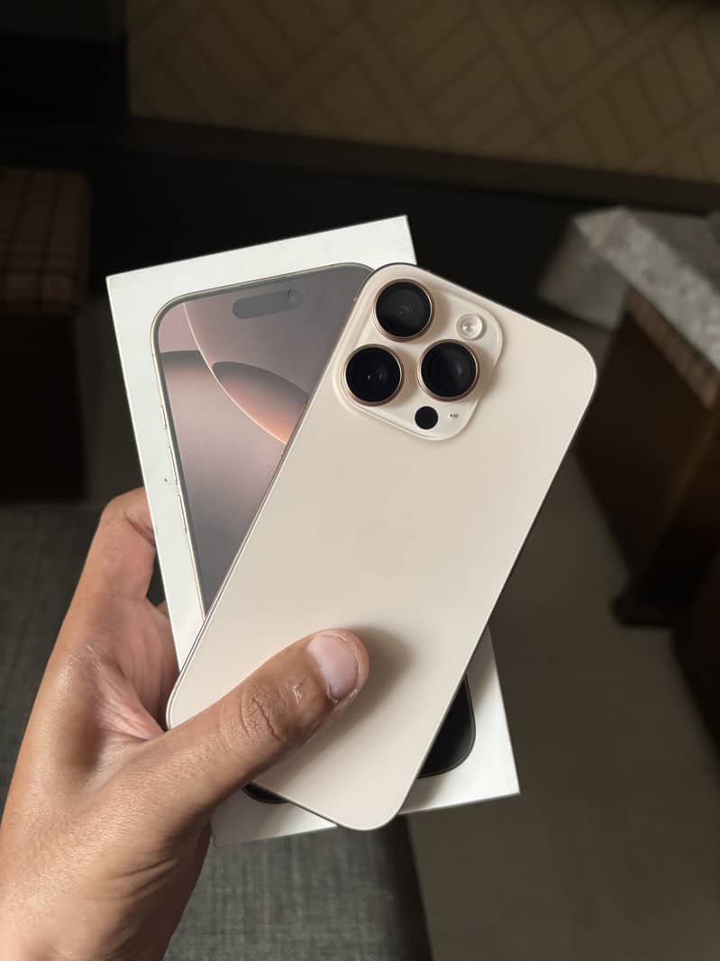 Apple iPhone 16 Pro 0