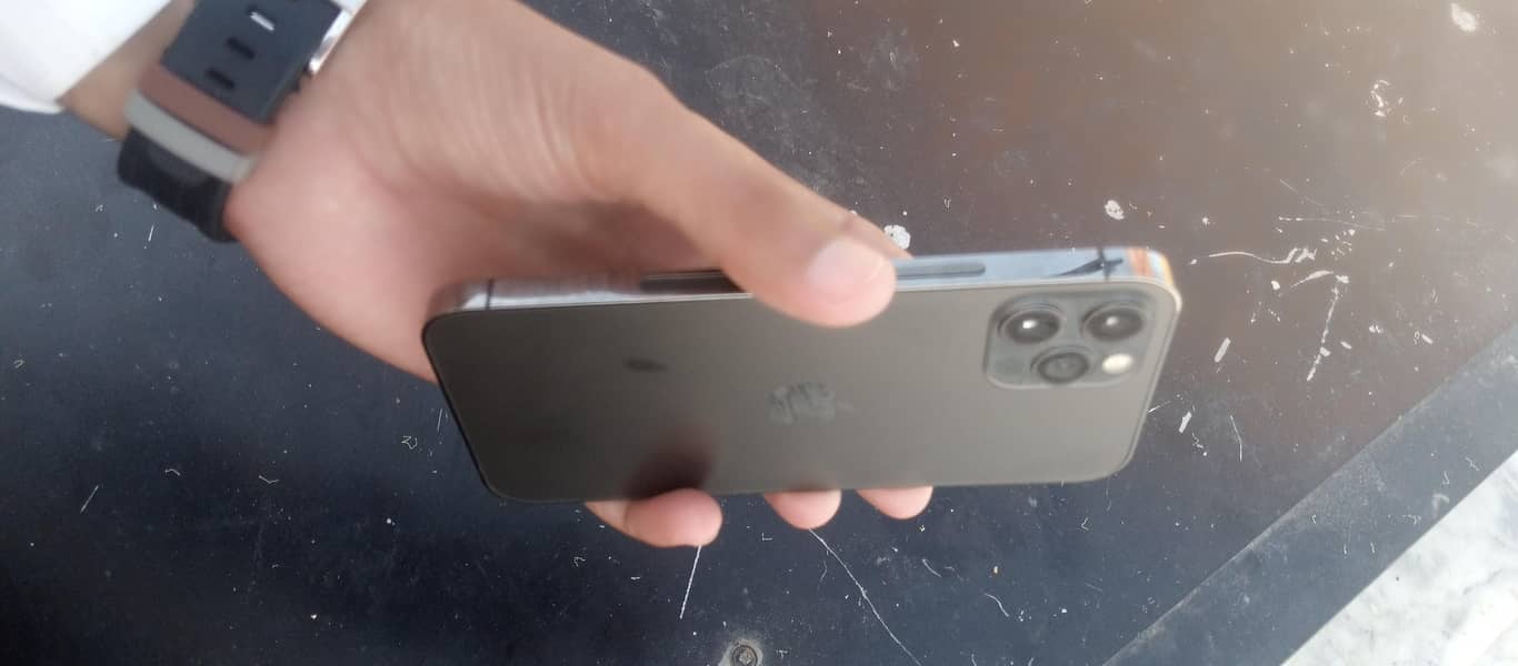 Apple iPhone 12 Pro 1
