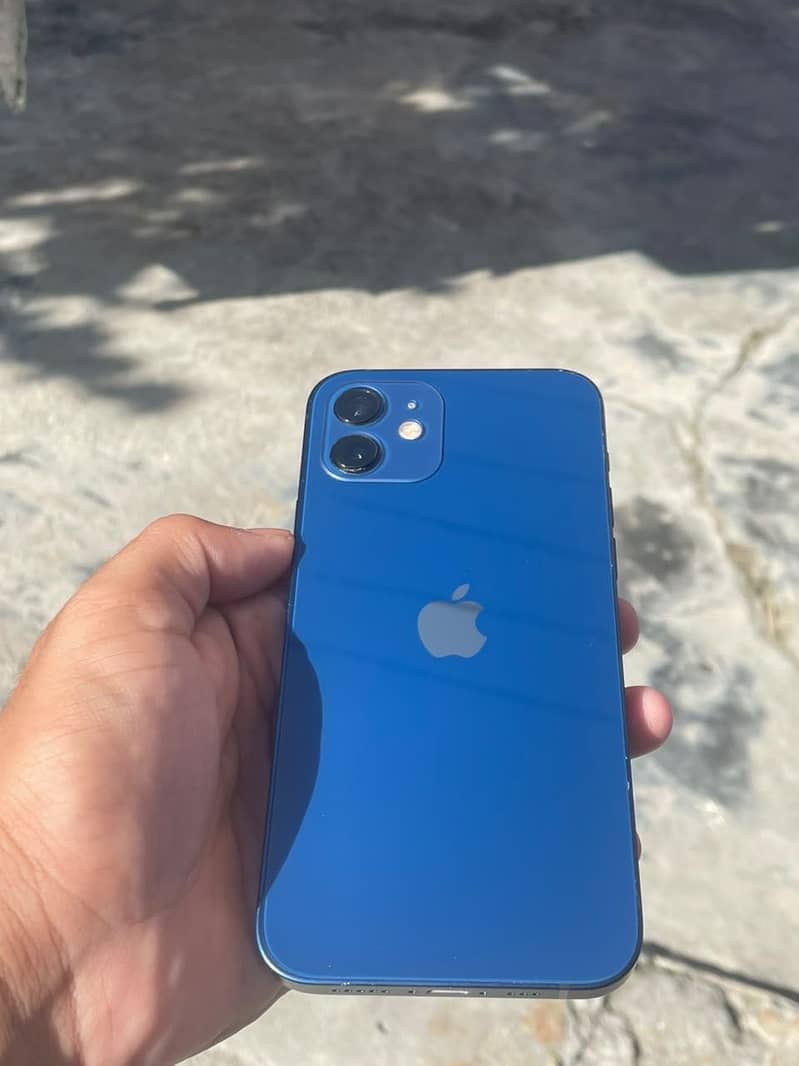 Apple iPhone 12 4