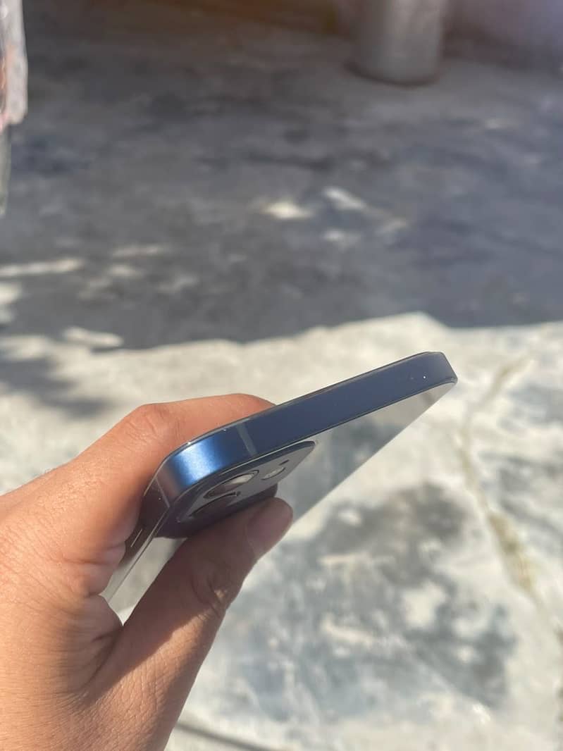 Apple iPhone 12 5
