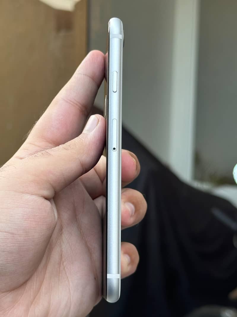 Apple iPhone SE 4