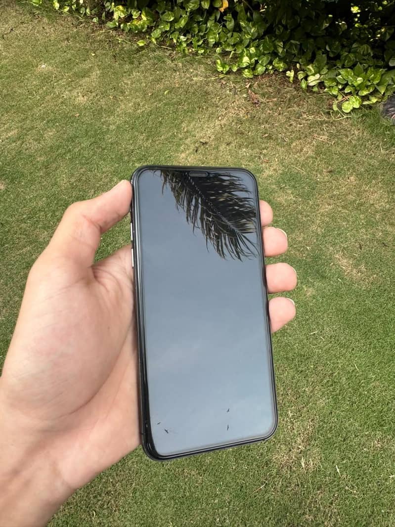 Apple iPhone X 3