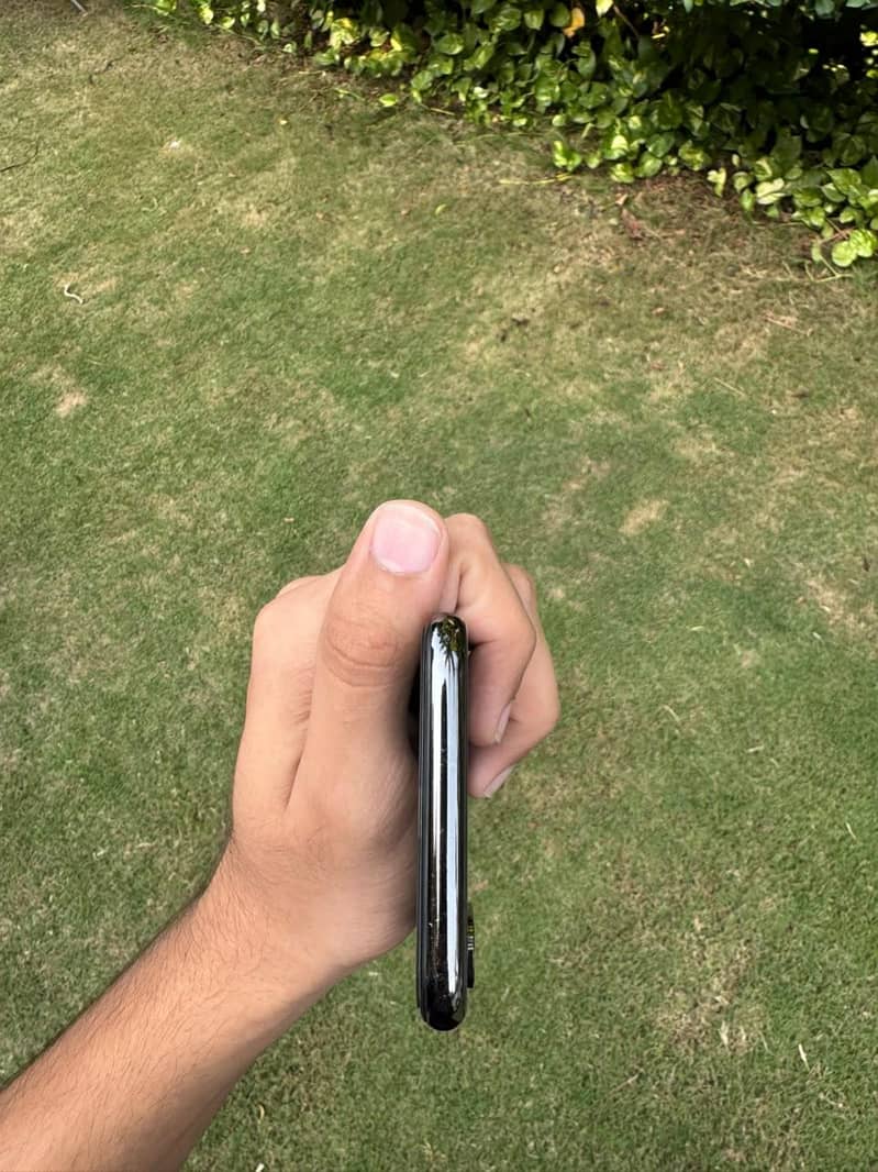 Apple iPhone X 6