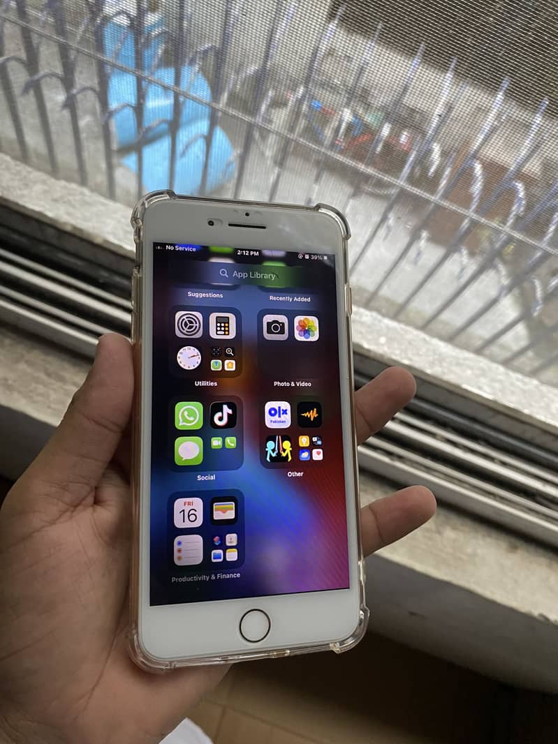 Apple iPhone 7 Plus 2