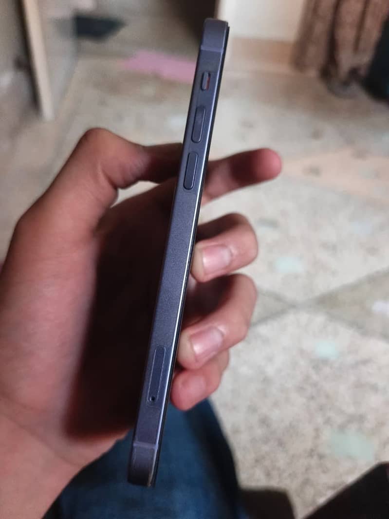 Apple iPhone 12 3