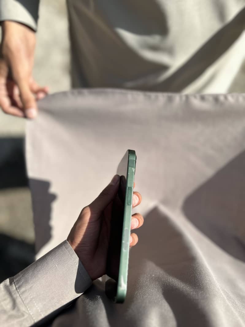 Apple iPhone 13 3