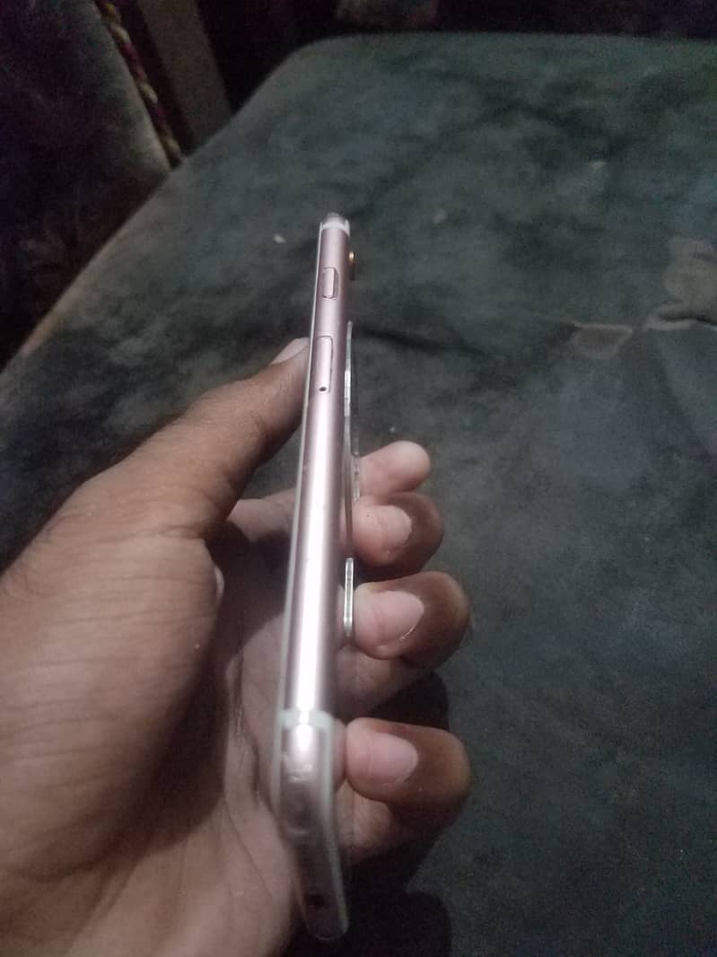 Apple iPhone 6S 9