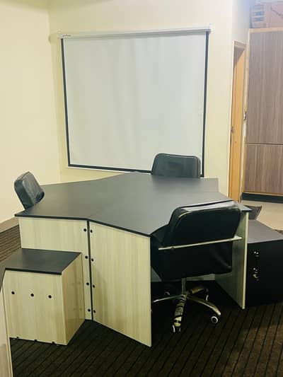 Senior employees table set of 2 (6 seatings capacity)