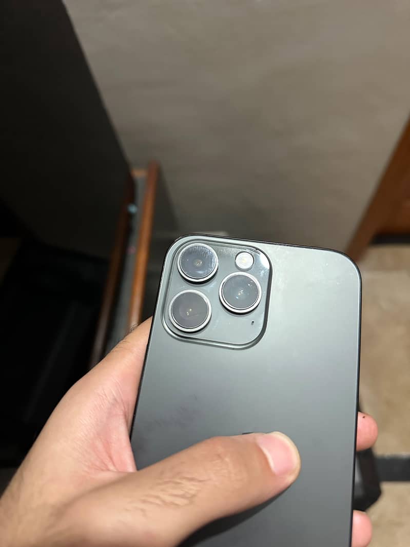 Apple iPhone 16 Pro Max 7