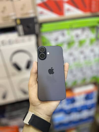 Apple iPhone 16