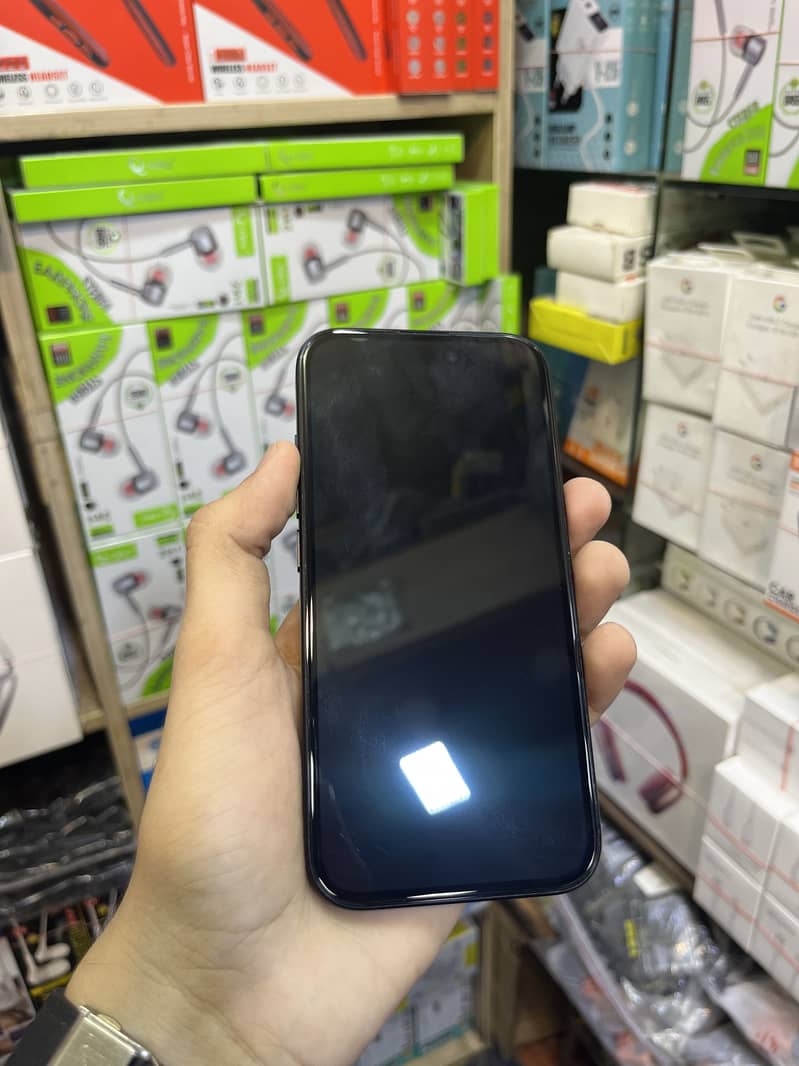 Apple iPhone 16 1