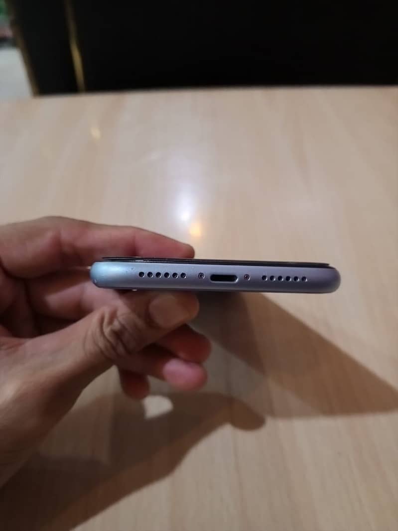 Apple iPhone XR 1