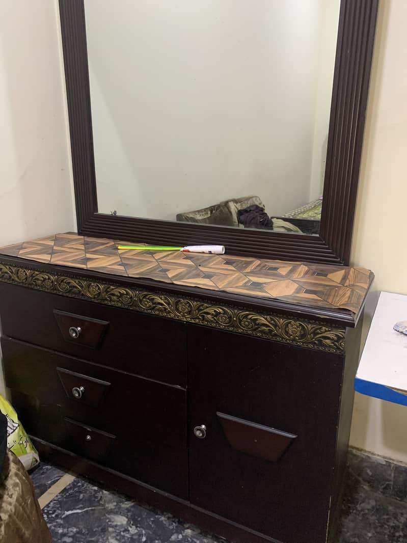 King sized bed/matress/ Dressing table 3