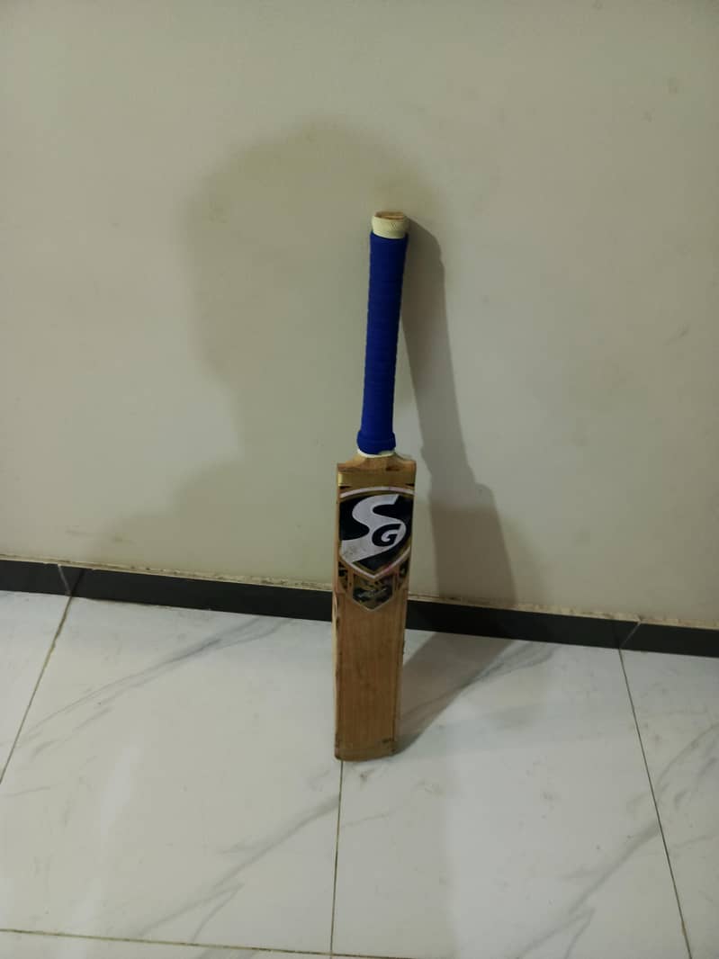 cricket bat 0