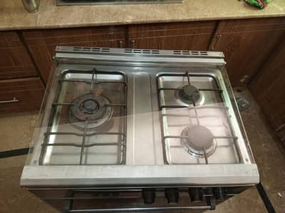 Cooking range 3 burners