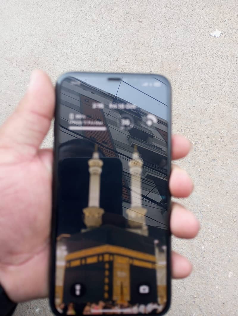 Apple iPhone 11 Pro Max 2