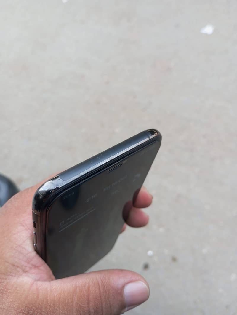 Apple iPhone 11 Pro Max 3