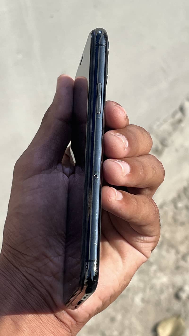 Apple iPhone 11 Pro 3