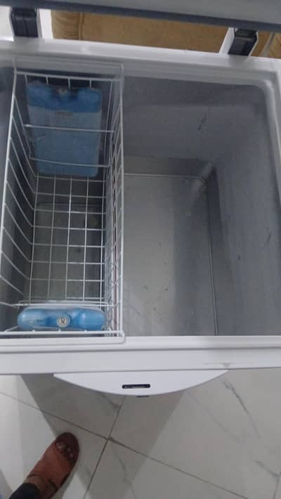 1 firaz for sale in wapda town lahore good condition only 1 months use