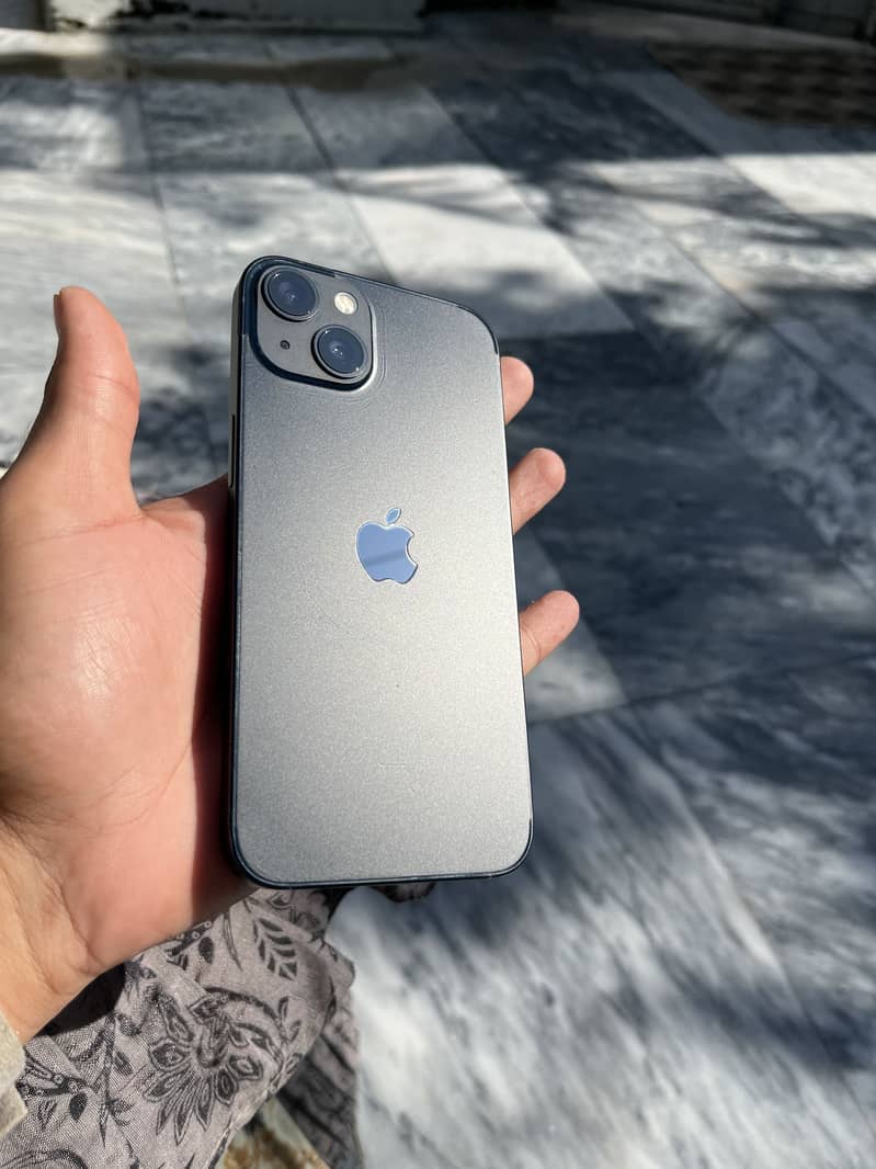 Apple iPhone 13 0