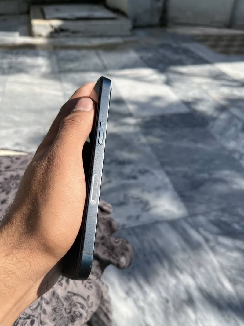 Apple iPhone 13 2