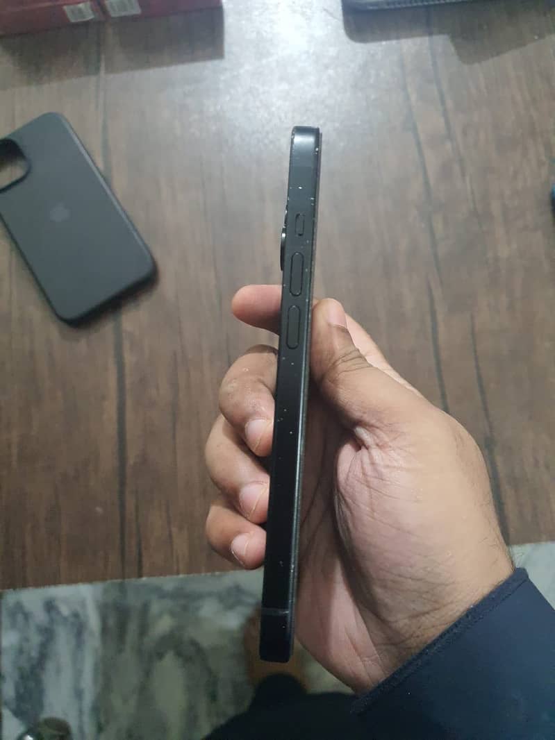 Apple iPhone 15 2