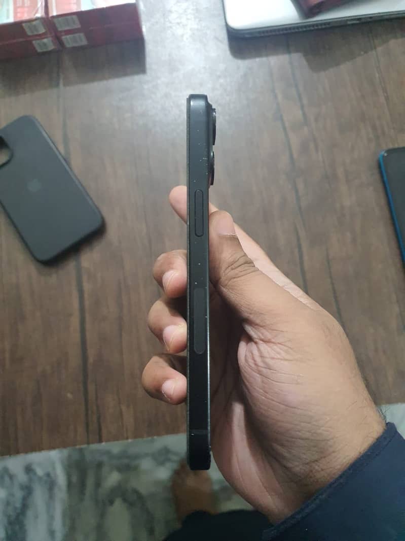 Apple iPhone 15 5
