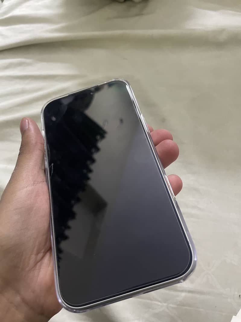 Apple iPhone 17 Pro Max 4