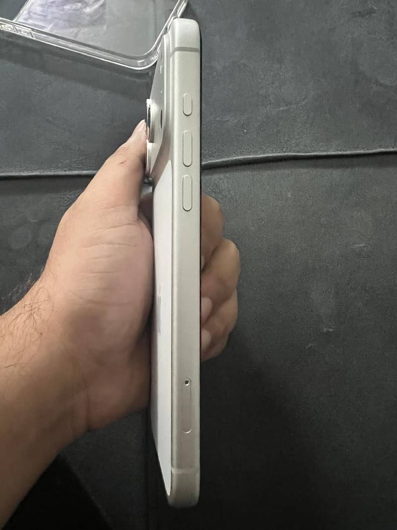 Apple iPhone 17 Pro Max 5