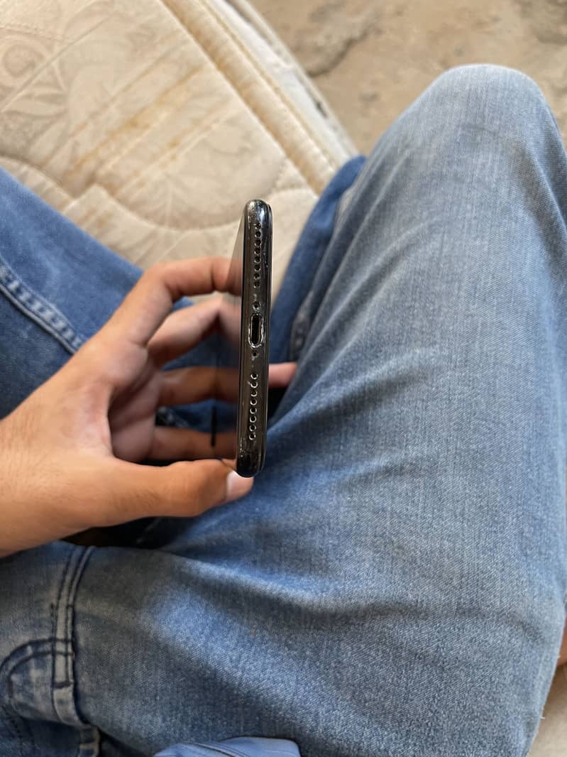 Apple iPhone 7 Plus 1