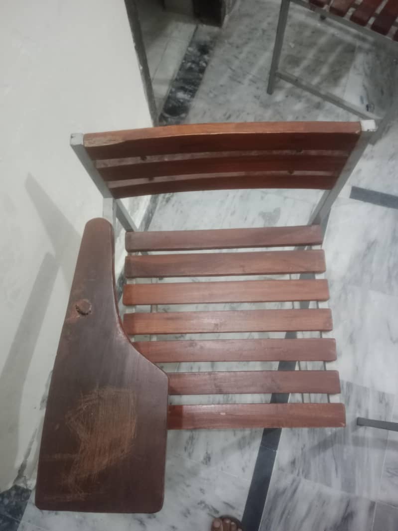 school chairs 0