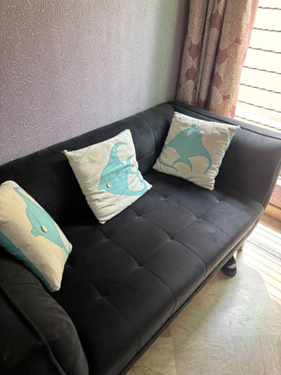 Modern Black Velvet 2-Seater Sofa - Tufted Design, Good Condition