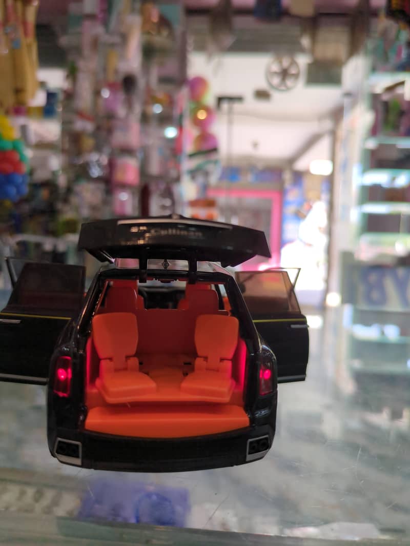 DIE CAST CAR 2
