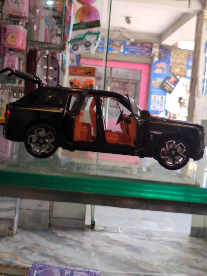 DIE CAST CAR 3