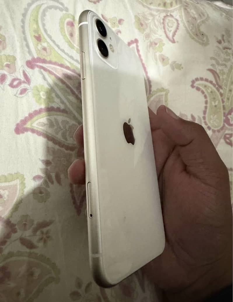 Apple iPhone 11 3