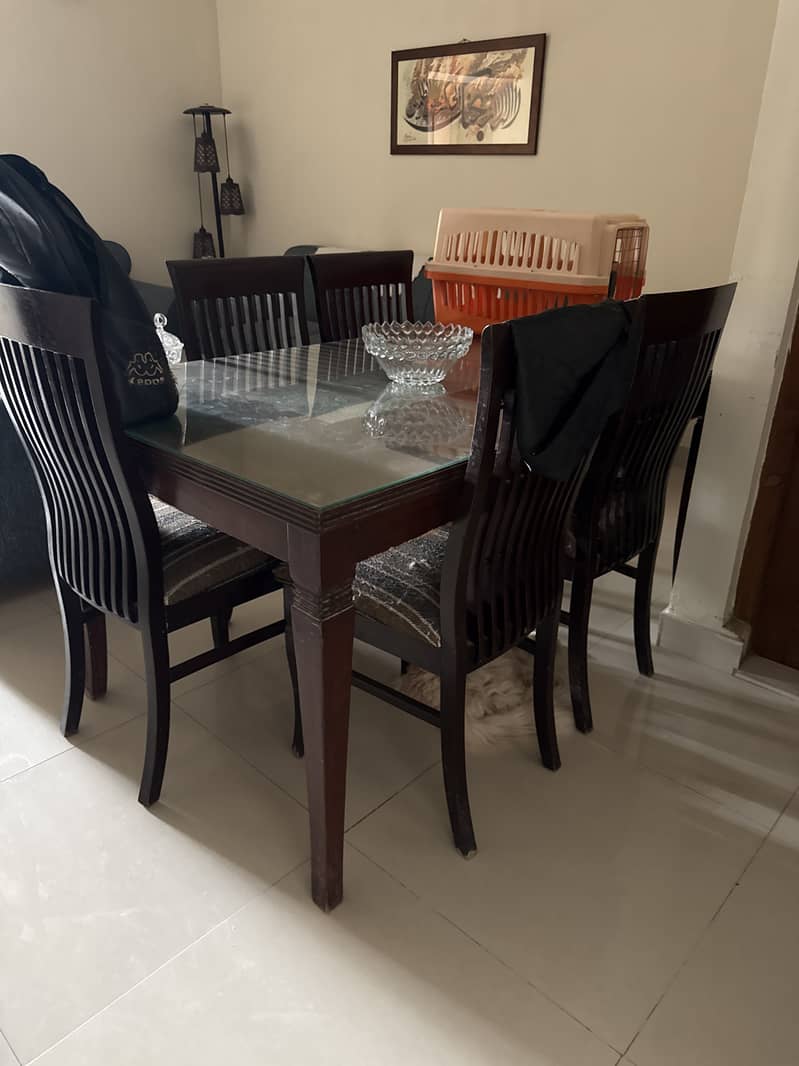 Dining table 6 seats 0