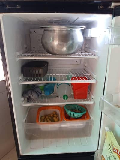 Refrigerator selling