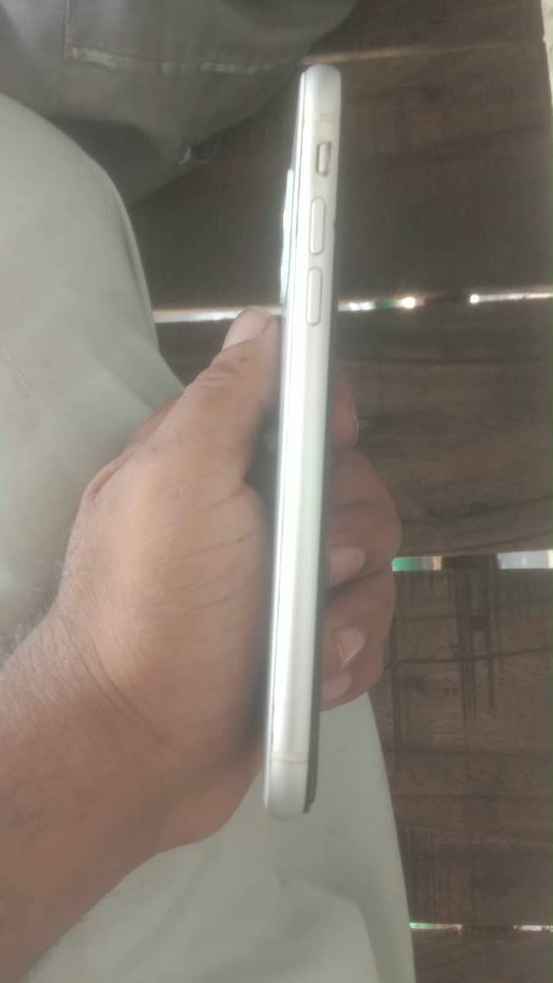 Apple iPhone 11 5