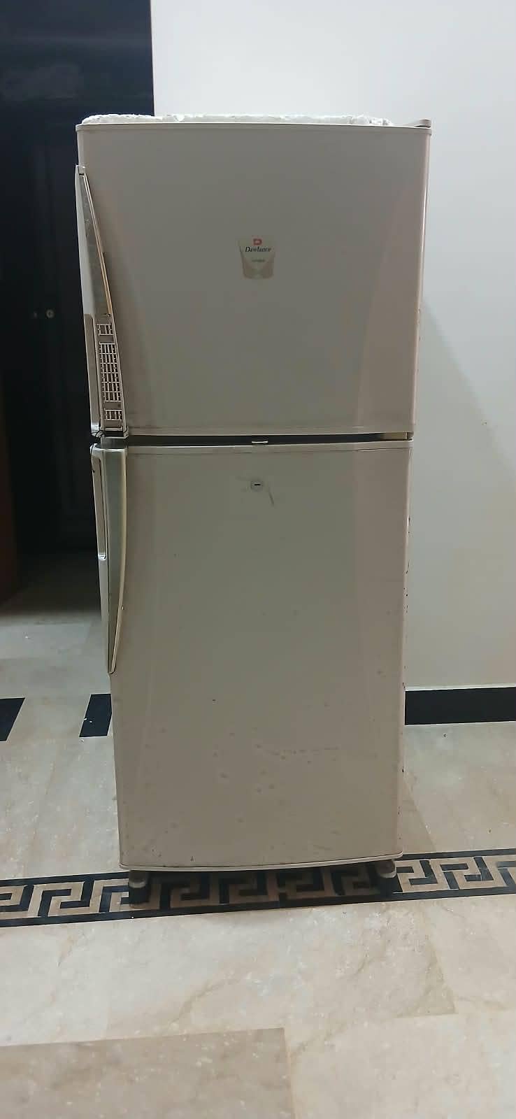 Refrigerator 0