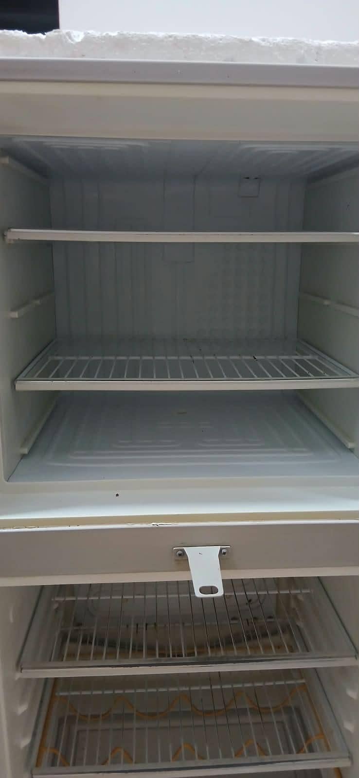 Refrigerator 4