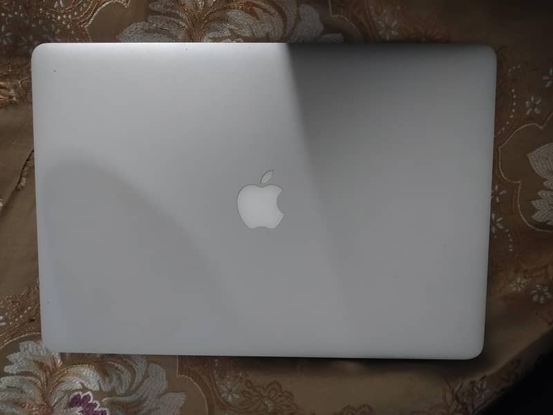 MacBook pro 2015 0