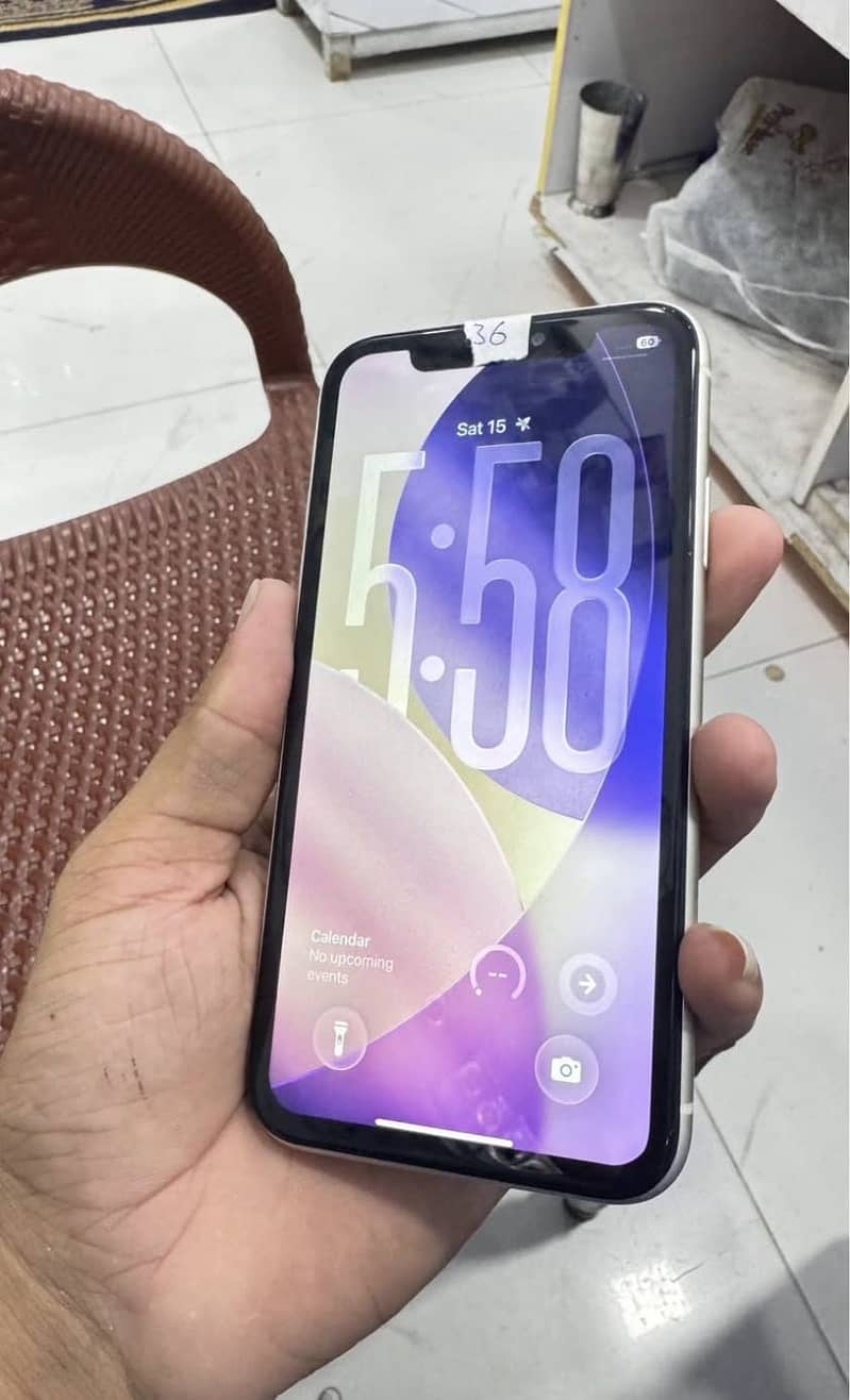 Apple iPhone 11 4