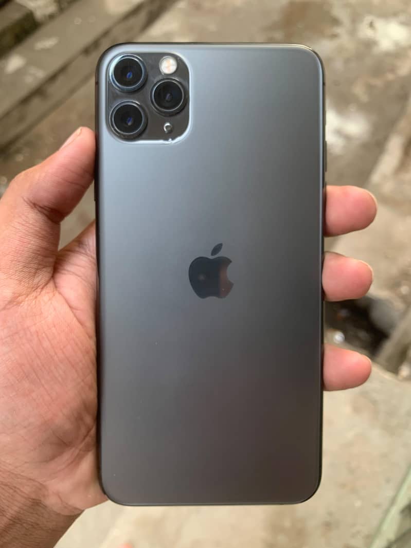 Apple iPhone 11 Pro Max 2